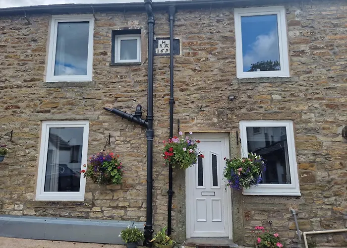 4 Bed Charming, Family-Friendly Cottage 1694