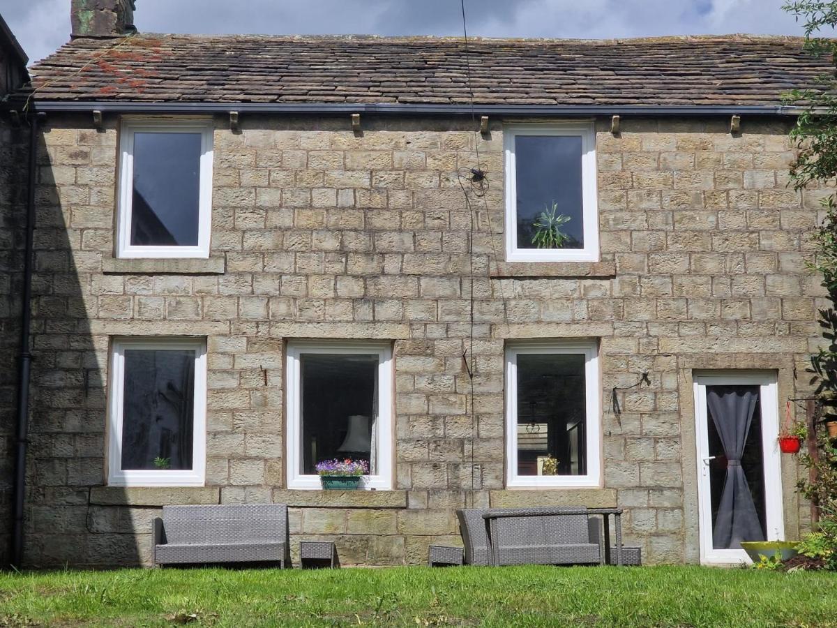 Holiday home 4 Bed Charming, Family-friendly 1694