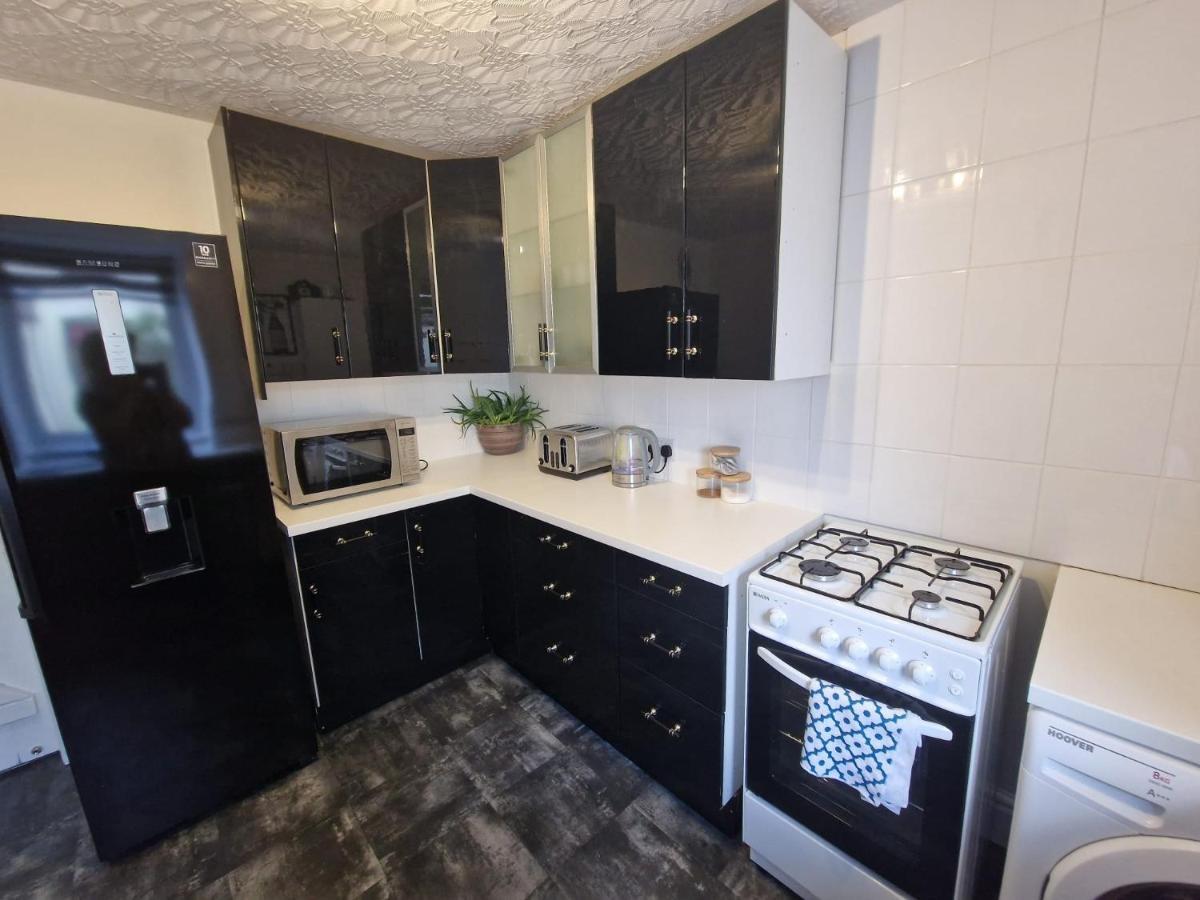 Holiday home 4 Bed Charming, Family-friendly 1694 Rossendale