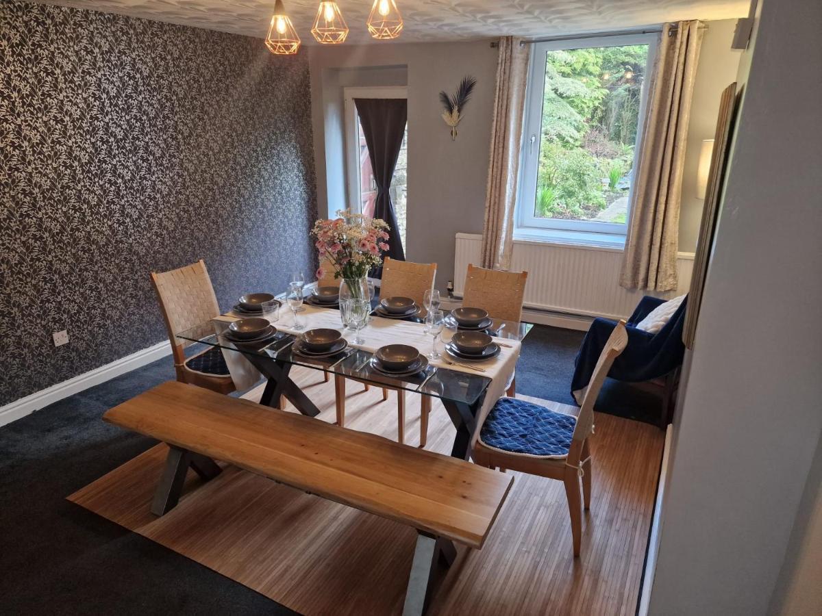 Holiday home 4 Bed Charming, Family-friendly 1694