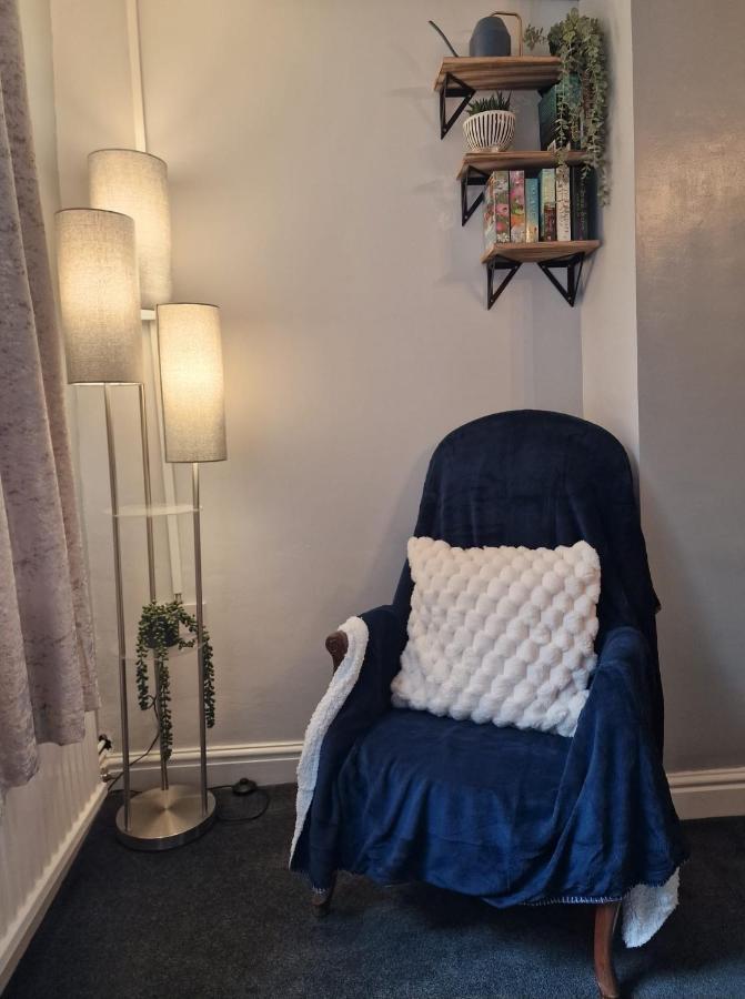 4 Bed Charming, Family-friendly 1694