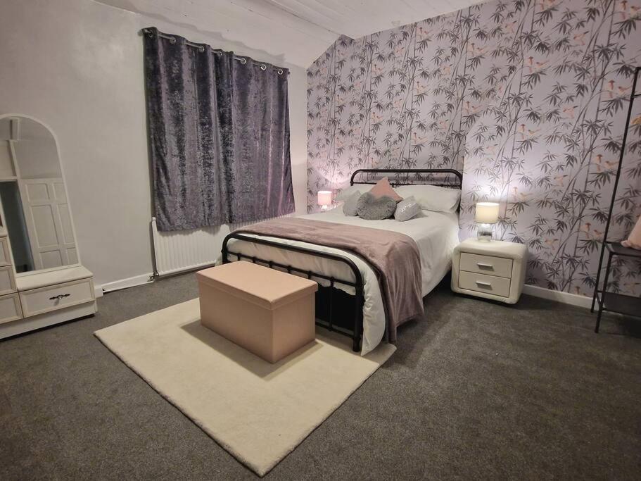 Holiday home 4 Bed Charming, Family-friendly 1694
