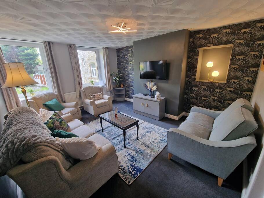4 Bed Charming, Family-friendly 1694 Holiday home