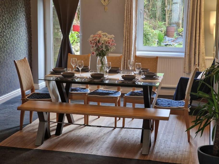 4 Bed Charming, Family-friendly 1694 Holiday home Rossendale