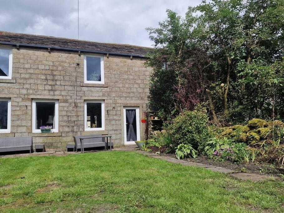 4 Bed Charming, Family-friendly 1694 Holiday home Rossendale